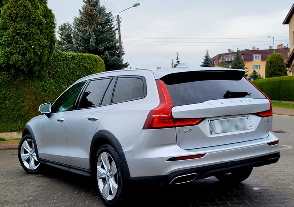 Volvo V60 Cross Country cena 84500 przebieg: 263000, rok produkcji 2020 z Gołdap małe 562